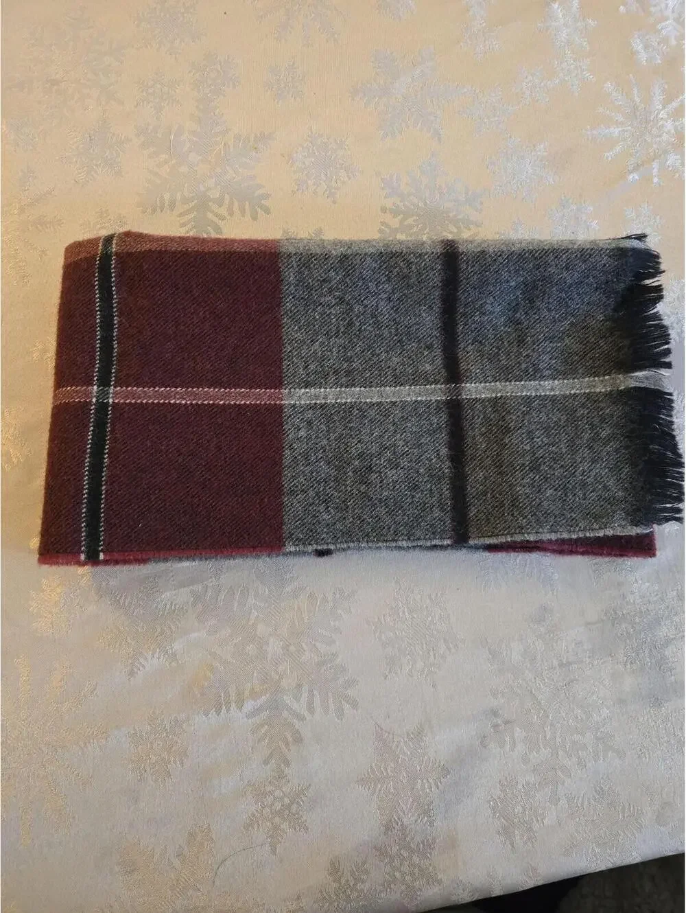 Vintage 100% Lambswool Plaid Scarf Made in Uruguay - Picture 3 of 4